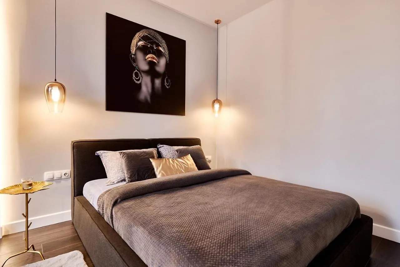 Kador Home Hotel Downtown Kiev 0*,